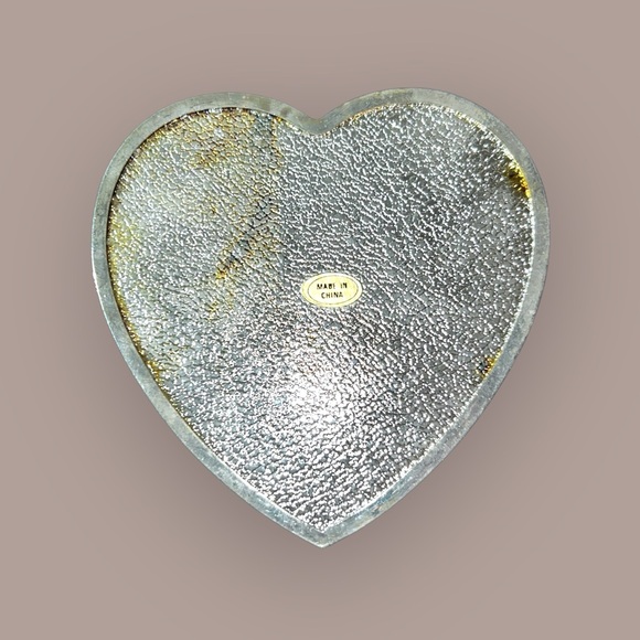 Vintage Silver Plated Heart Trinket Box with Gold Bow - Picture 9 of 13